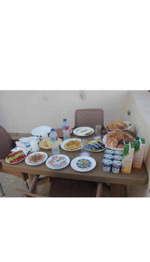 Mesho Falcon Pyramids View Inn Kafret el-Gabal Exterior foto