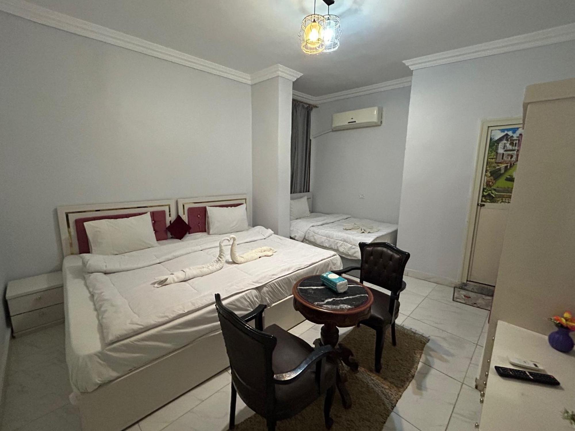 Mesho Falcon Pyramids View Inn Kafret el-Gabal Exterior foto