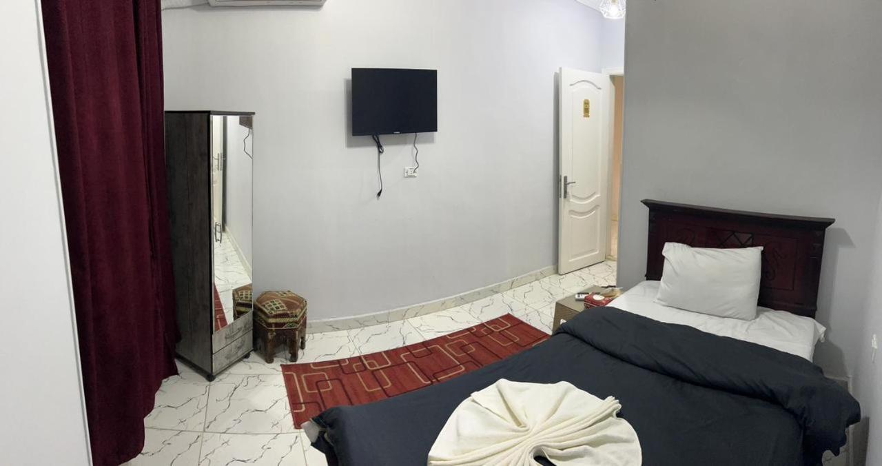 Mesho Falcon Pyramids View Inn Kafret el-Gabal Exterior foto